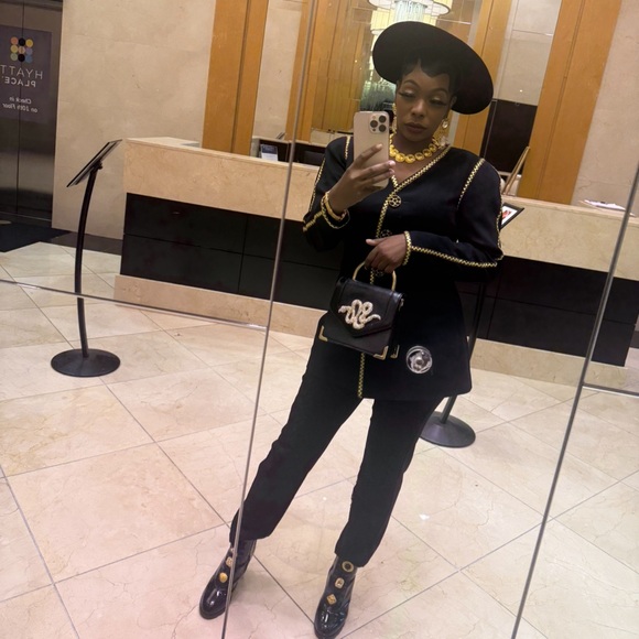 Meet your Posher, Jasmine - Picture 3 of 3